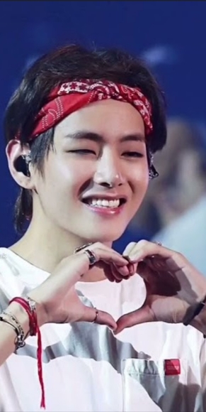 NEW Q Posket BTS V Kim Taehyung Tiny Tan Figure 14 cm BANDAI - Picture 10 of 11